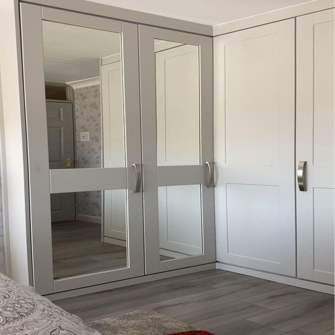 Угловой шкаф